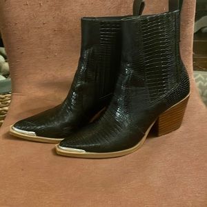 faux alligator skin with silver tips